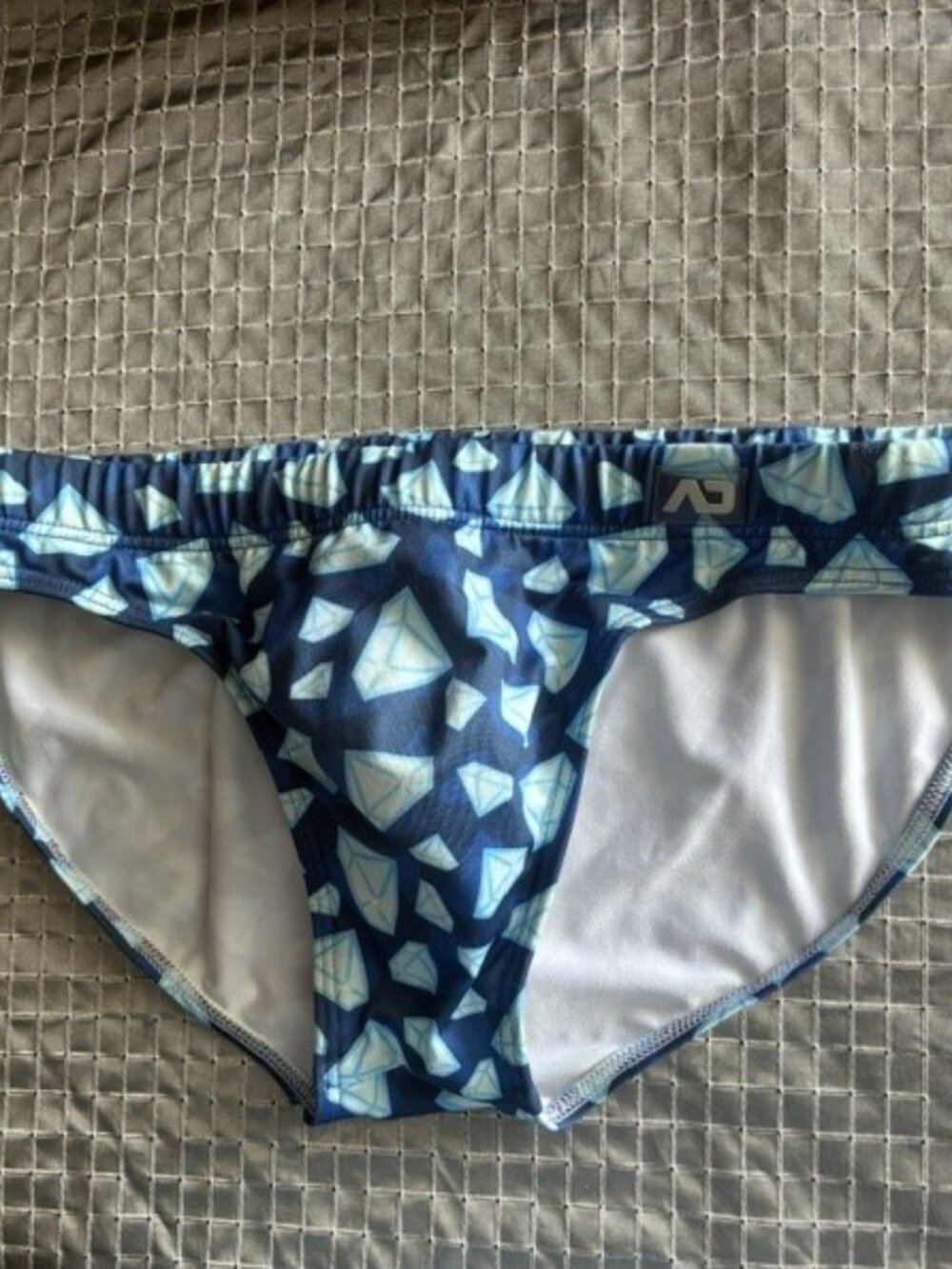 Addicted swimsuit size Medium front pad